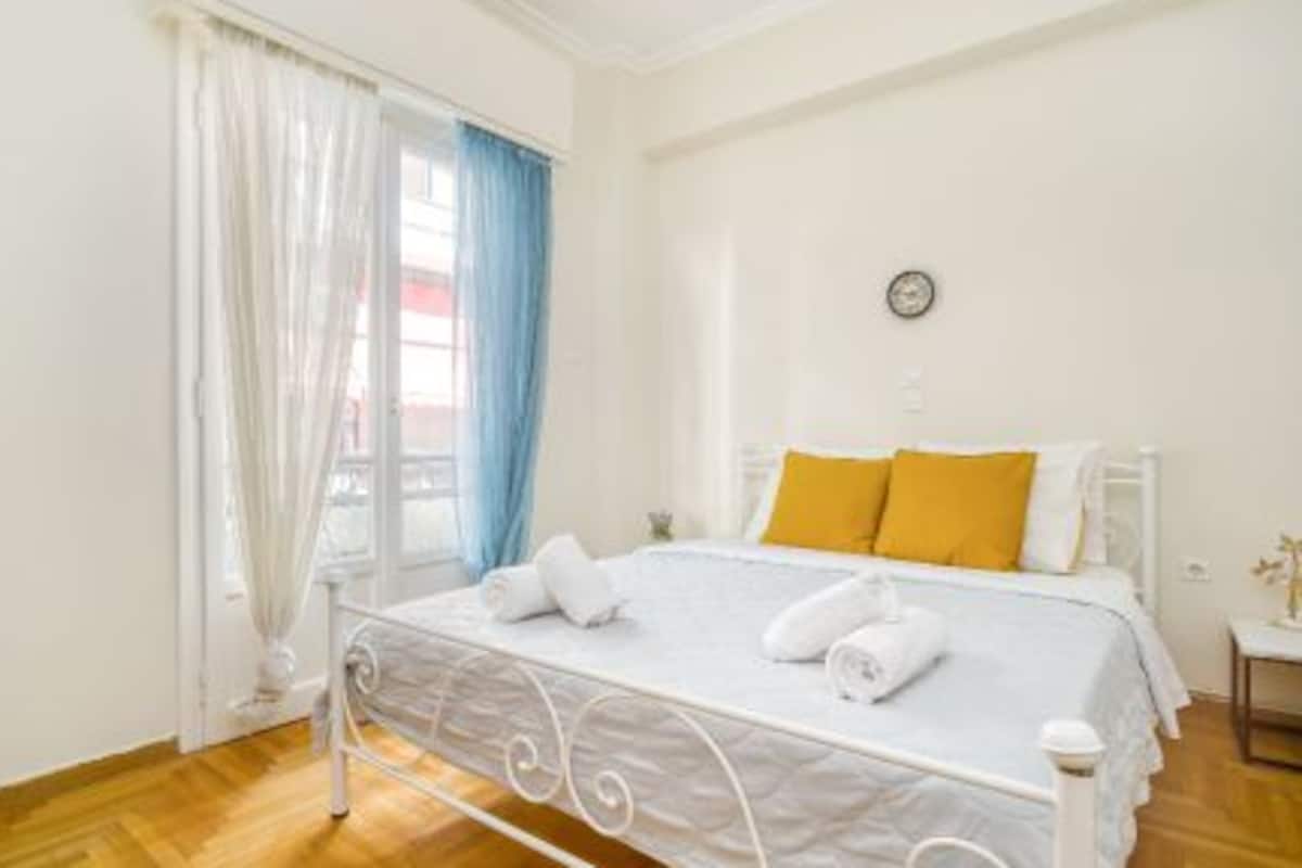 Charming 1970s Classic Athenian Apartment