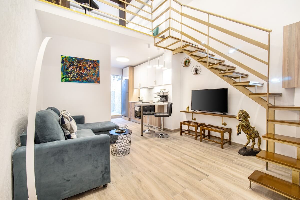 Charming Renovated Loft In Central Athens